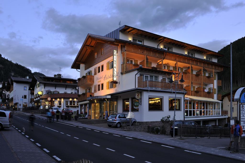 Hotel Cristallo Santa Cristina Val Gardena ภายนอก รูปภาพ